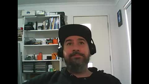 Snapshot of theozbeardguy chatting on September 9, 12:32 am aussiebeard online show from September 9, 12:32 am