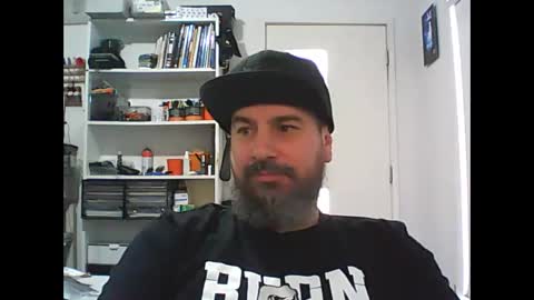 Snapshot of theozbeardguy chatting on October 17, 2:48 am aussiebeard online show from October 17, 2:48 am