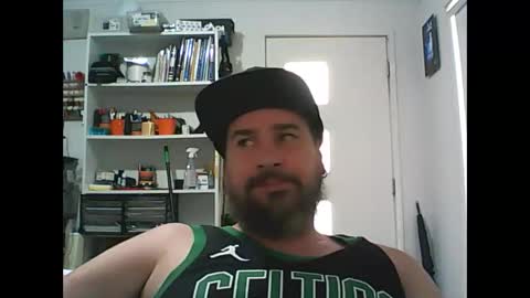 Snapshot of theozbeardguy chatting on January 10, 2:04 am aussiebeard online show from January 10, 2:04 am