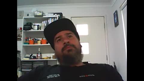 Snapshot of theozbeardguy chatting on January 6, 12:27 am aussiebeard online show from January 6, 12:27 am
