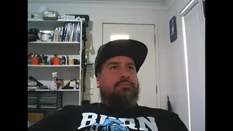 Snapshot of theozbeardguy chatting on December 27, 3:42 am aussiebeard online show from December 27, 3:42 am