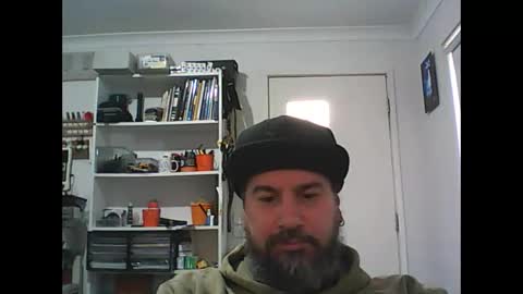 Snapshot of theozbeardguy chatting on September 12, 3:17 am aussiebeard online show from September 12, 3:17 am