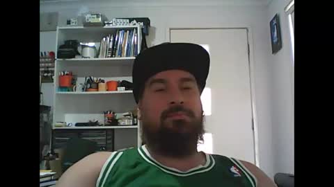 Snapshot of theozbeardguy chatting on February 12, 1:19 am aussiebeard online show from February 12, 1:19 am