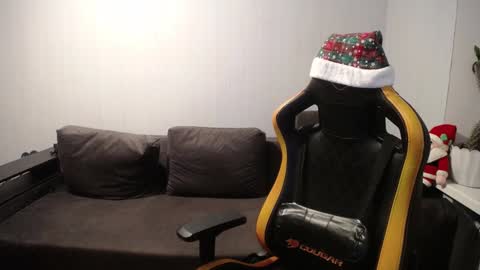 Snapshot of theroadtomars chatting on December 27, 5:48 pm Nick online show from December 27, 5:48 pm