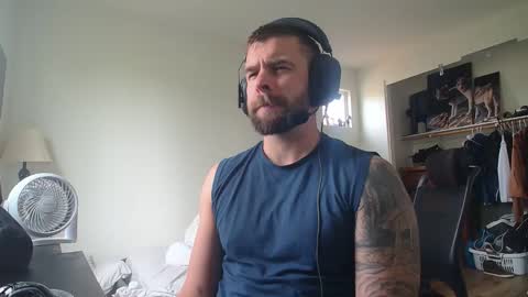 troy online show from April 9, 8:26 pm