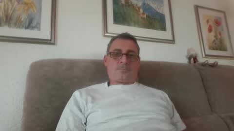 thhe13 online show from January 1, 1:27 pm