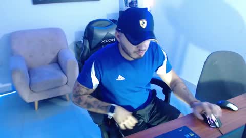 thiago_420 online show from May 26, 11:56 pm