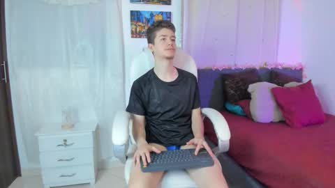 Manuel online show from October 21, 2:03 am