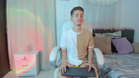 Manuel online show from December 19, 4:42 am