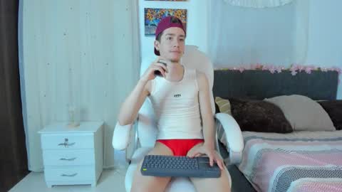 Manuel online show from November 18, 1:09 am