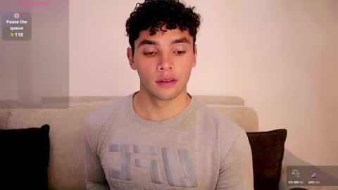 Just Thiago  online show from March 12, 1:14 am