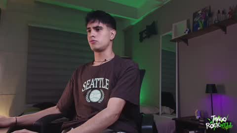 Thiago online show from February 8, 12:06 am