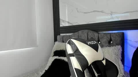 thiagoferrerohot online show from April 9, 12:00 pm