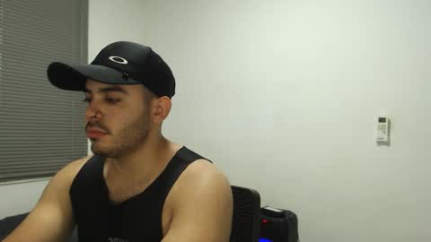 Thiago online show from November 12, 8:47 pm