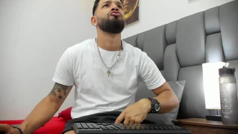 Thia Gomez online show from March 16, 7:18 pm