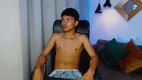 Thiago online show from April 16, 12:43 am