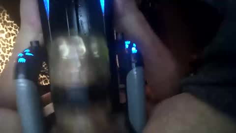 thickcock00088 online show from February 23, 9:27 pm