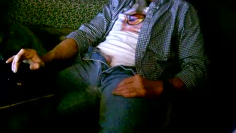 Snapshot of thickwhiteboydick chatting on December 31, 9:42 am thickwhiteboydick online show from December 31, 9:42 am