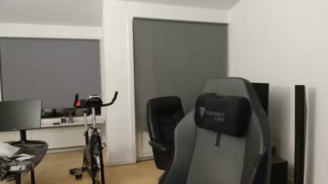 thomas315627 online show from March 28, 10:43 pm