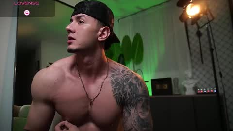 Thomas Falcon online show from February 28, 12:53 am