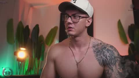 Thomas Falcon online show from November 29, 2:13 am