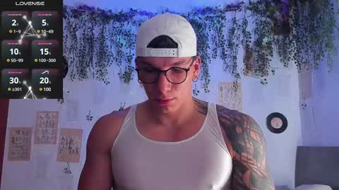Snapshot of thomas_fuckboy chatting on February 26, 12:36 pm Thomas Grey online show from February 26, 12:36 pm