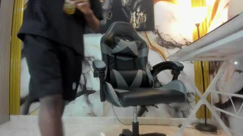 Thomas online show from November 9, 3:43 am