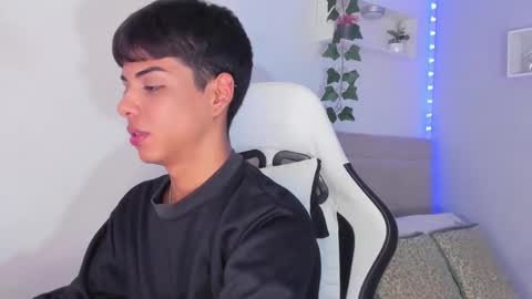 Thomas online show from October 24, 7:10 am