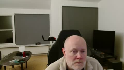 thomash32 online show from November 13, 10:35 pm