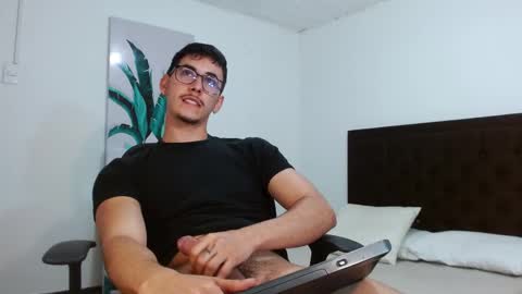 Thomas Turner online show from November 8, 12:58 am