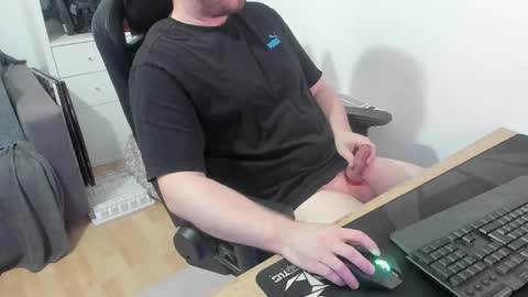 thommy2008 online show from March 2, 2:35 pm