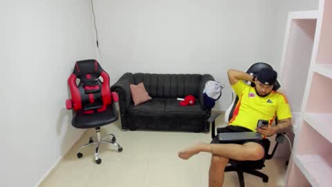 thomson_hot01 online show from February 20, 6:26 am