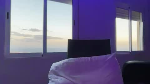 thotcaliente22485 online show from April 10, 7:21 pm