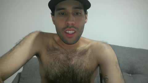 Snapshot of throwawayyourgun chatting on January 25, 3:09 pm Luka online show from January 25, 3:09 pm