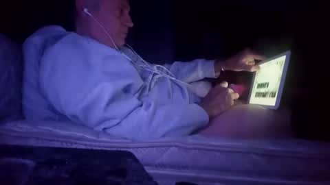 tibennn74999 online show from January 4, 7:03 am