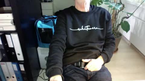 tiburzio online show from February 5, 9:27 am