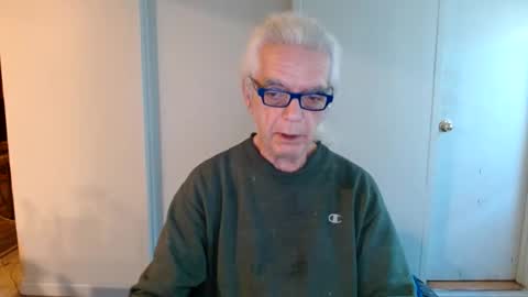 Snapshot of tom112292014 chatting on December 2, 1:22 pm tom112292014 online show from December 2, 1:22 pm