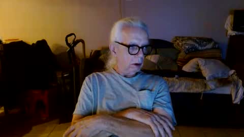 Snapshot of tom112292014 chatting on September 21, 11:32 am tom112292014 online show from September 21, 11:32 am