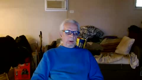 Snapshot of tom112292014 chatting on February 4, 2:21 pm tom112292014 online show from February 4, 2:21 pm