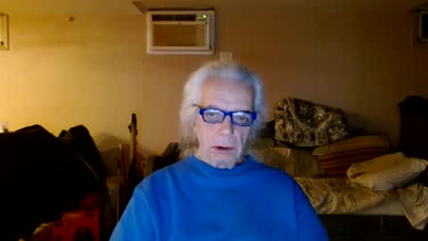 Snapshot of tom112292014 chatting on February 11, 2:14 am tom112292014 online show from February 11, 2:14 am