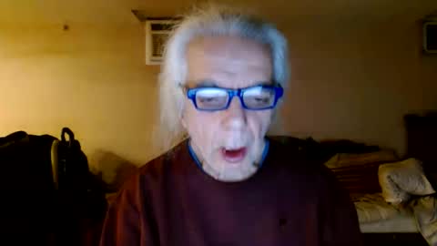 Snapshot of tom112292014 chatting on December 5, 8:55 am tom112292014 online show from December 5, 8:55 am
