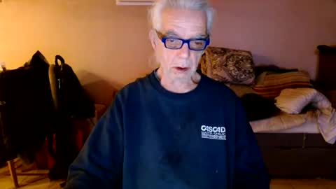 Snapshot of tom112292014 chatting on December 27, 12:56 pm tom112292014 online show from December 27, 12:56 pm