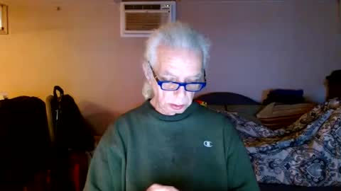 Snapshot of tom112292014 chatting on January 16, 12:53 pm tom112292014 online show from January 16, 12:53 pm