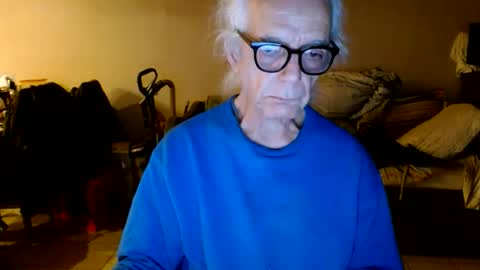 Snapshot of tom112292014 chatting on October 18, 3:11 am tom112292014 online show from October 18, 3:11 am
