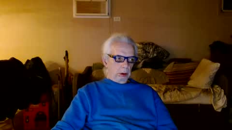 Snapshot of tom112292014 chatting on February 5, 4:37 am tom112292014 online show from February 5, 4:37 am