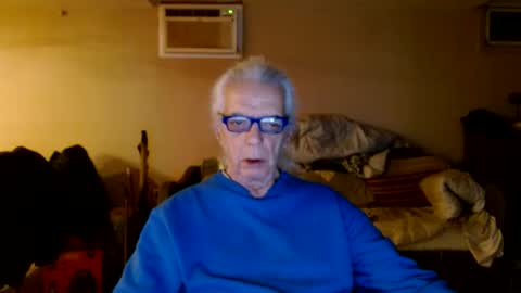 Snapshot of tom112292014 chatting on February 2, 12:51 am tom112292014 online show from February 2, 12:51 am