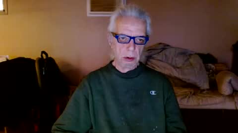 Snapshot of tom112292014 chatting on January 13, 3:15 pm tom112292014 online show from January 13, 3:15 pm