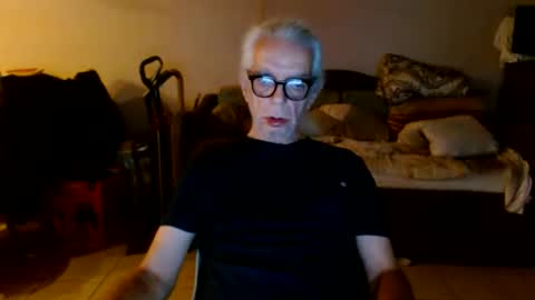 Snapshot of tom112292014 chatting on September 11, 11:20 am tom112292014 online show from September 11, 11:20 am