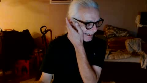 Snapshot of tom112292014 chatting on September 10, 11:09 am tom112292014 online show from September 10, 11:09 am