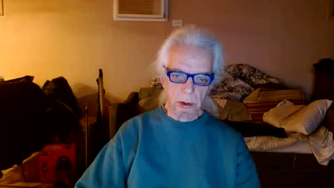 Snapshot of tom112292014 chatting on March 3, 4:12 am tom112292014 online show from March 3, 4:12 am